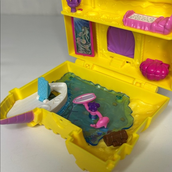 Polly Pocket Seashell Castle Playset – Compact Adventure Toy | Mattel - Picture 4 of 4